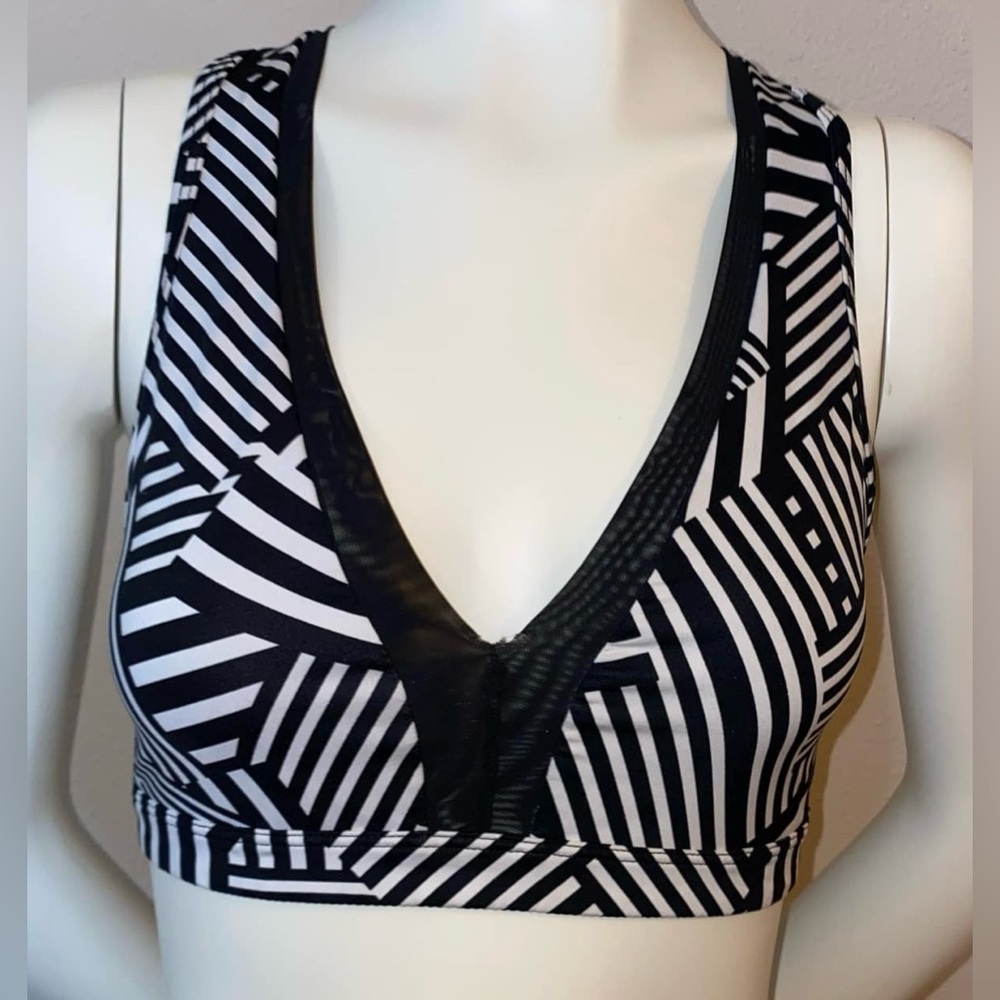 Victoria Sport Striped Mesh Sports Bra